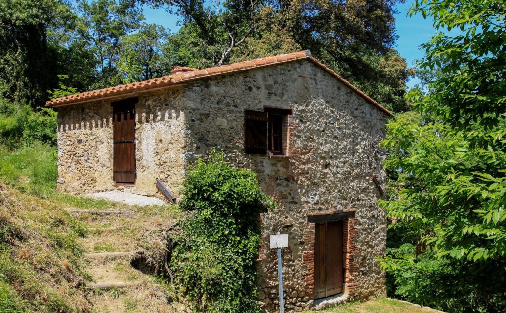 Le Moulin de la Pave in Laroque-des-Albères, a former flour mill.